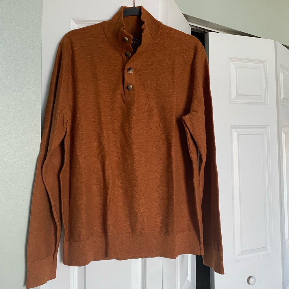 Men’s Rust colored sweater